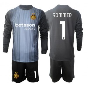 Inter Milan Yann Sommer #1 Maalivahti Jalkapallovaatteet Lasten Kotipeliasu 2025-26 Pitkähihainen (+ Lyhyet housut)
